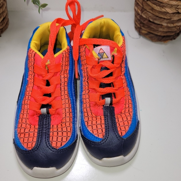 Nike Air Max 95 Bright Crimson Kids Shoes 8C, LIKE NEW! - Picture 4 of 5